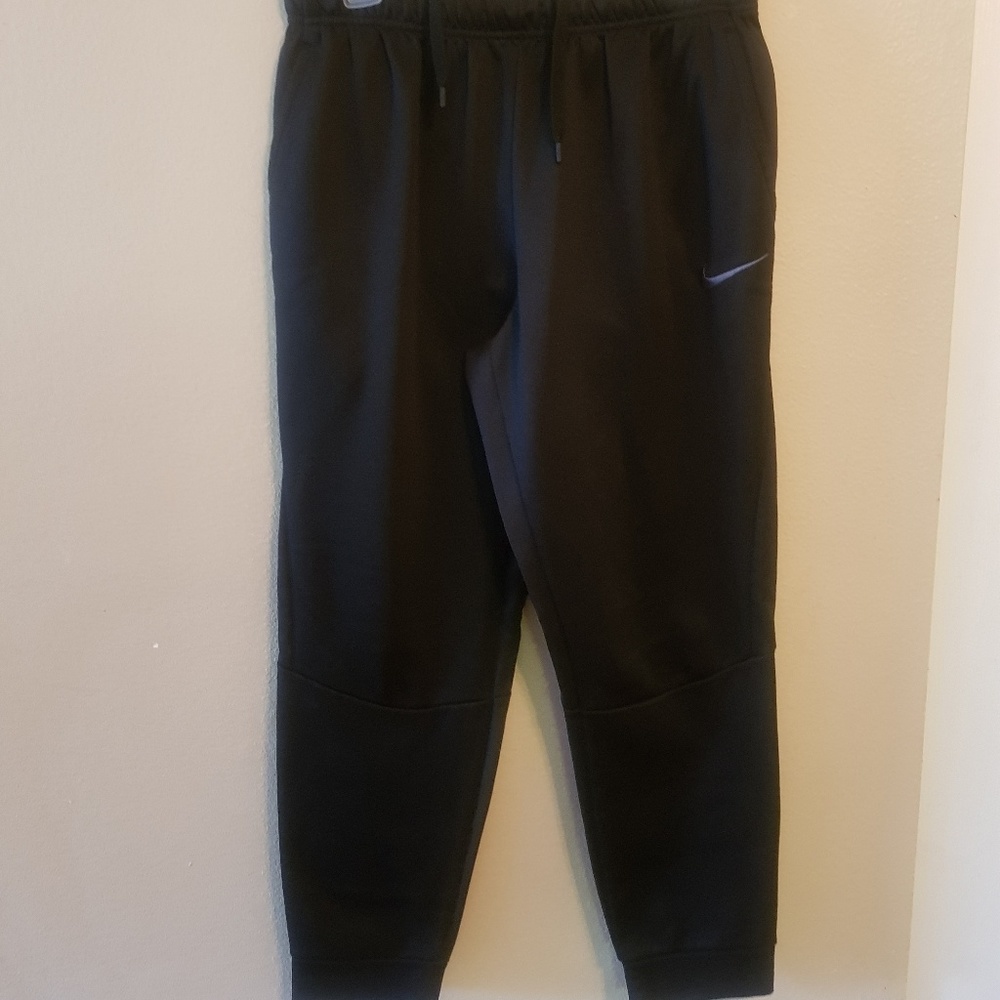Nike joggers dri-fit therma